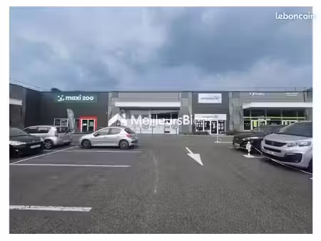 local commercial 299 m²