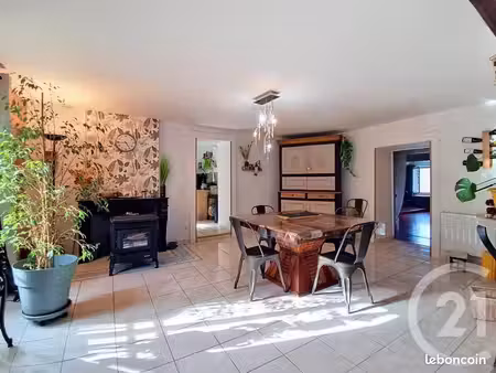 appartement 6 pièces 145 m²