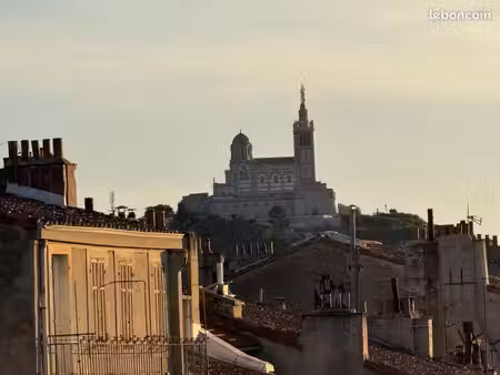 t2 de charme au cœur de marseille - vue imprenable sur notre-dame de la garde ?