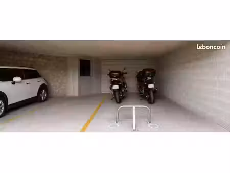 emplacement parking paris george v