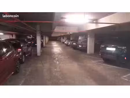 vends lot 19 places parking paris 75019