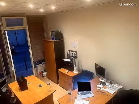 local commercial 14m² paris 16e – point d'eau – chauffage inclus – hauteur 3 21m – rare