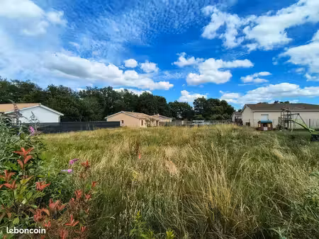 terrain à bâtir de 400 m² à genissac (33)