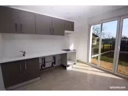 maison mitoyenne t3 à louer à génissac