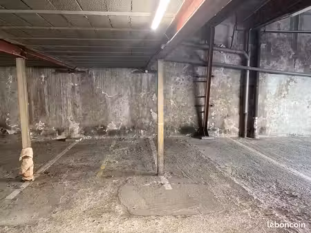 parking moto chartrons