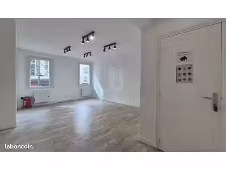 bureaux 68 m²