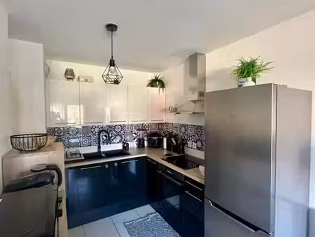 charmant t2 lumineux avec balcon - quartier vieux-bourg