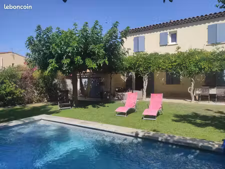 pélissanne – maison familiale avec piscine  jardin arboré et sans vis à vis