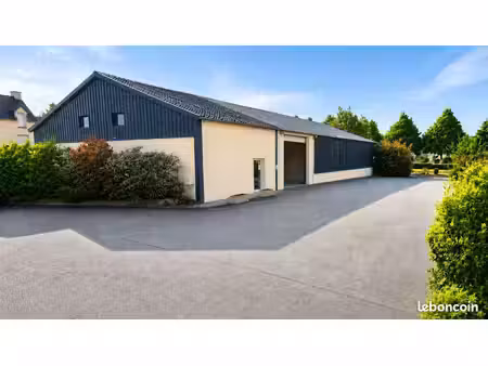local d’activité 510 m² avec hangar et 5 bureaux – pleugueneuc