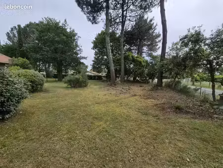 terrain biganos 684m2
