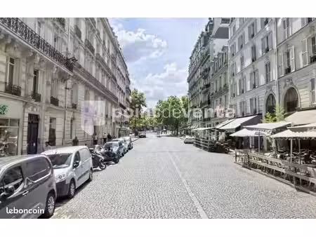 commerce habillement/textile 65 m²
