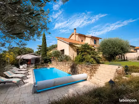 maison 8 pièces 167 m²
