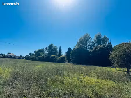terrain 650 m² puyricard