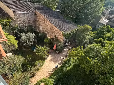 lieu atypique avec atelier d'artiste  bureaux  caves et jardin - salernes