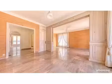 apt 5 pièces  3 chambres (possibilité d'une 4e) à 130 m du parc de la tête d'or