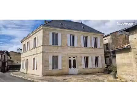 maison 9 pièces 180 m²