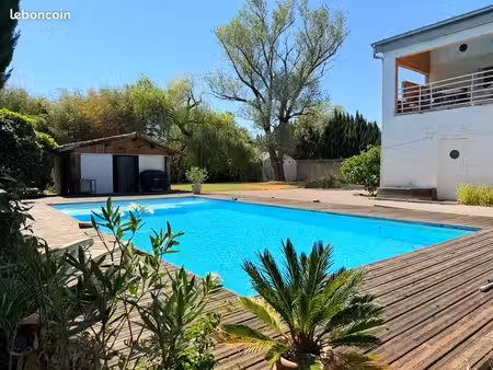 viriat-maison de 130m2 avec piscine et dépendances