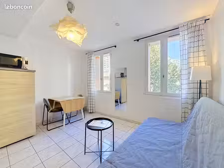 studio 1 pièce 17 m²