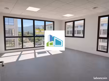 bureaux 40 m² aubagne