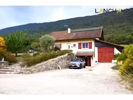villa 6 pièces 136 m²