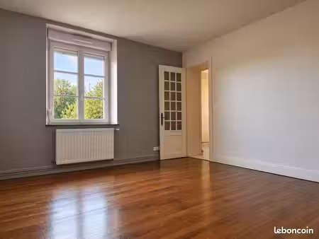 appartement 1 pièce 67 m²