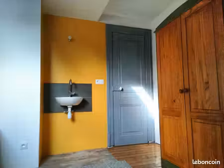 chambre meublée pour étudiant  fbg de lyon  calme  252 /mois tout compris