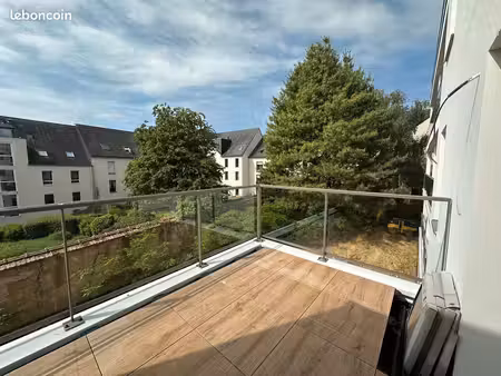 t2 neuf avec grand balcon sud-ouest et parking | saint-grégoire centre