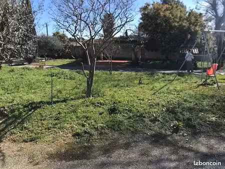 terrain 1 800 m² le val