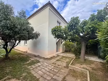 villa 200m² composé de 2 appartements (t4 + t5) – terrain 477 m² – sauvian (34)