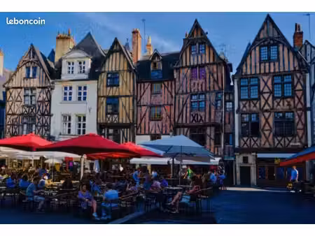 local 140 m² tours