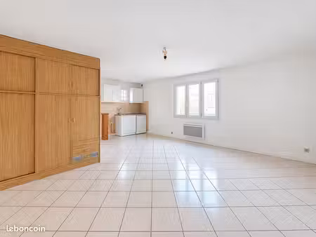studio 1 pièce 33 m²