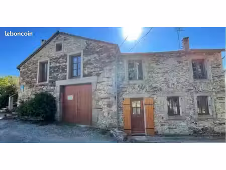 propriété de caractère avec 2 gîtes – montagne noire