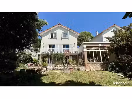 maison 10 pièces 230 m²