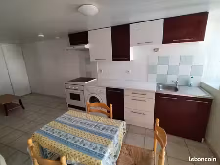 maison de village avec cour et 2 chambres