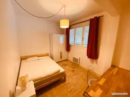 belle chambre meublée pontoise