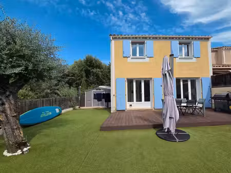 mazet 84 m² 3 chambres + jardin + parking  à 800 m de la mer