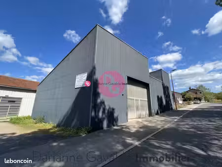 local 540 m² aubin