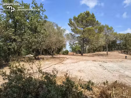 terrain à bâtir de 2299 m² à saint-raphael (83)