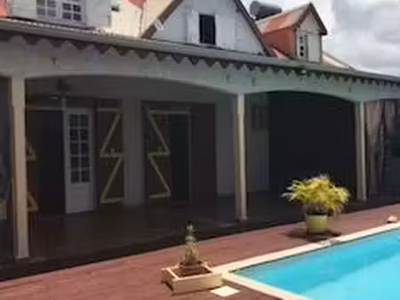 villa t5 +studio