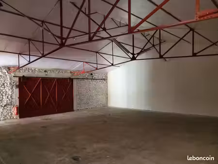 loue local commercial / entrepôt / garage à lodève