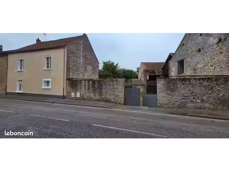 belle maison de ville renovee - dependance et terrain