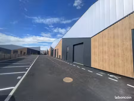 local d'activité 265 m²