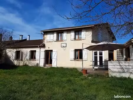 maison familiale 122 m² – 6 pièces – 3 chambres – terrain 705 m²