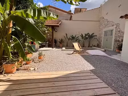 maison de ville avec jardin et piscine