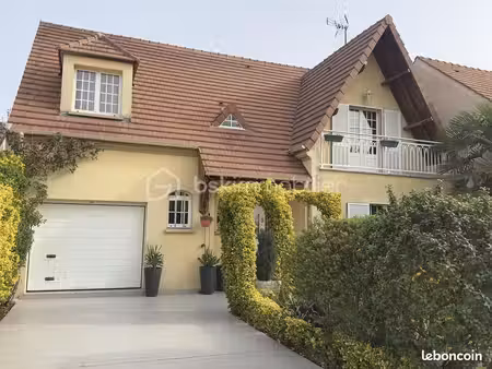 maison 8 pièces 165 m²