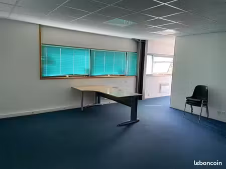 loue bureau/dépôt