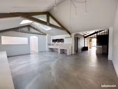local commercial ou professionnel a louer