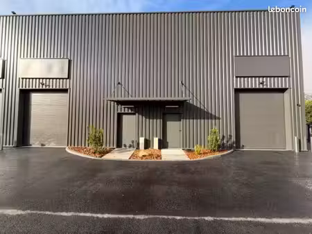 local d'activité 93 m²