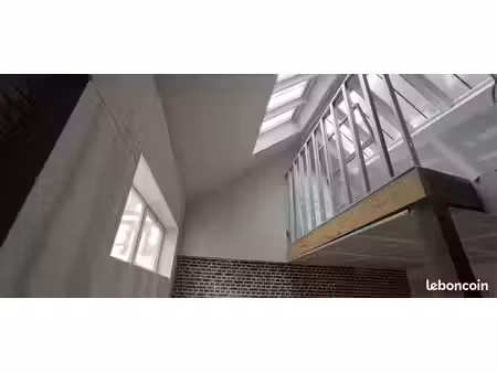 loft/atelier/surface 3 pièces 104 m²