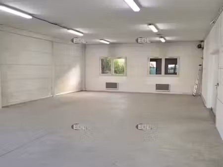 local d'activité 168 m²